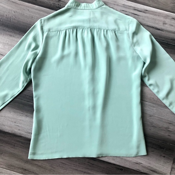 Vintage 70s-80s St. John Seafoam Button Front Long Sleeve Blouse - Picture 12 of 15